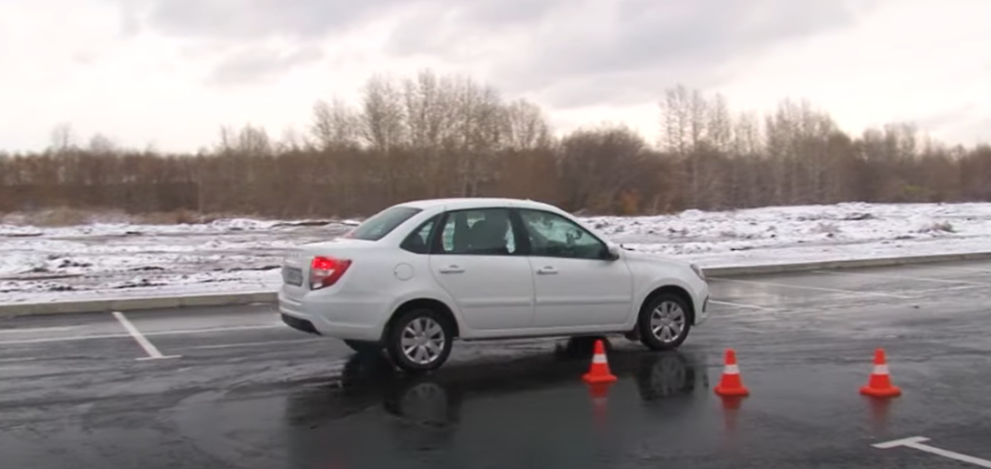 Отказали тормоза. Что делать водителю в опасной ситуации