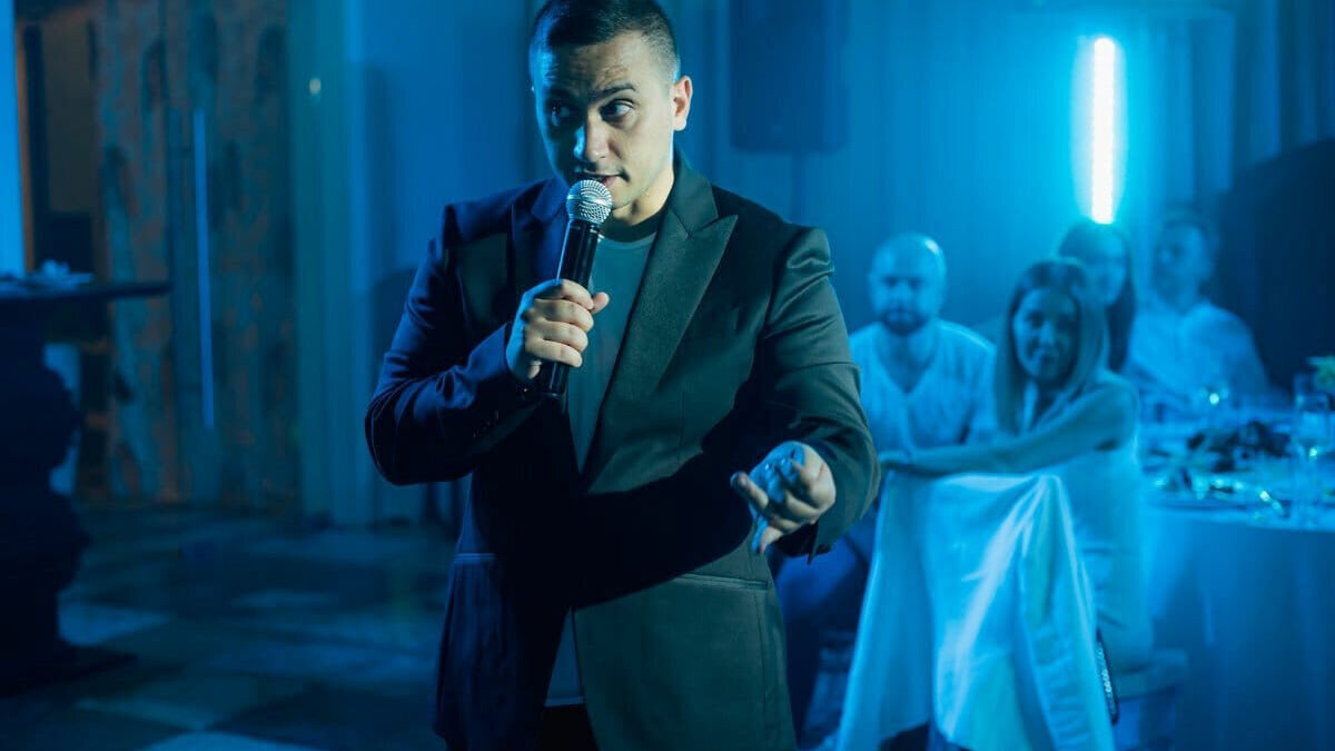     Известный игрок КВН и ведущий Георгий Бязыров трагически погиб в ДТП в Ростове, сообщают СМИ.