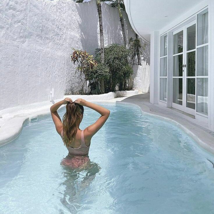 Личный бассейн во дворе