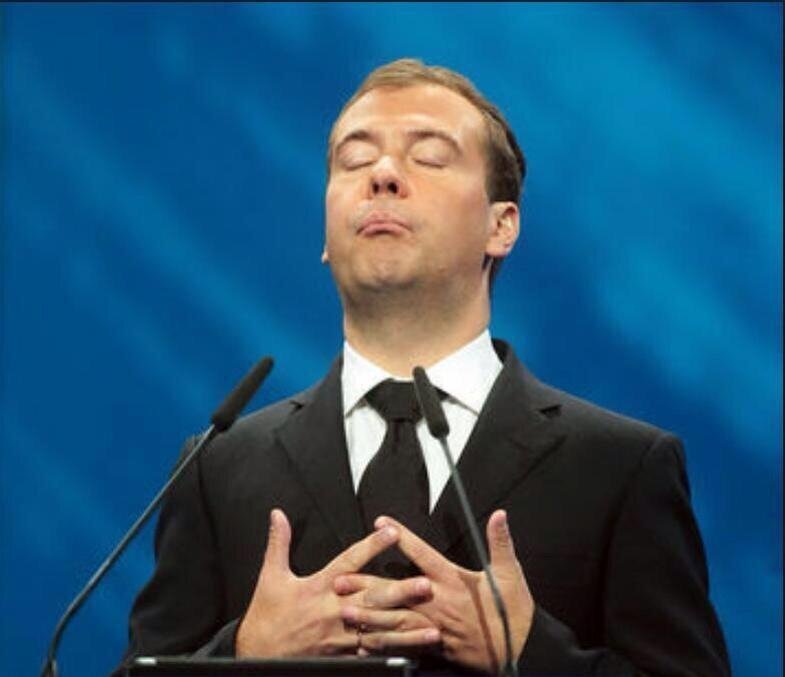 Зачем Дмитрию Анатольевичу выставлять себя посмешищем... Илон Маск о прогнозах Медведева