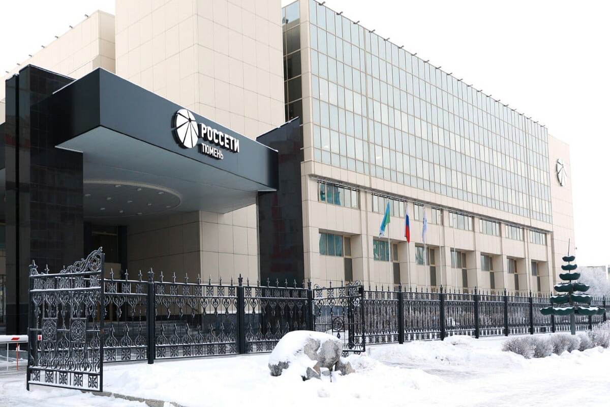    Свыше 300 детей из Югры получили от энергетиков новогодние подарки