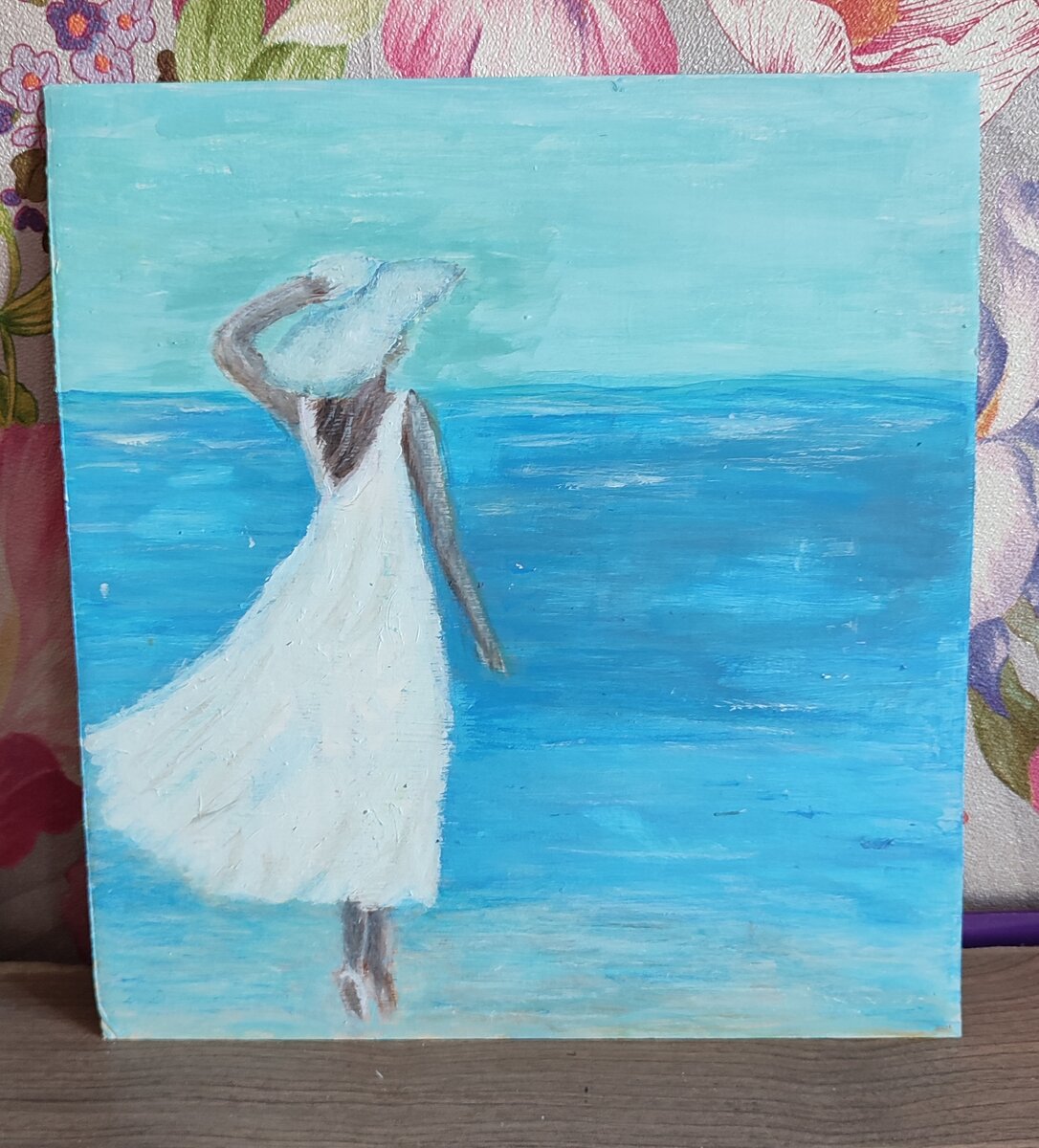 Девушка у моря