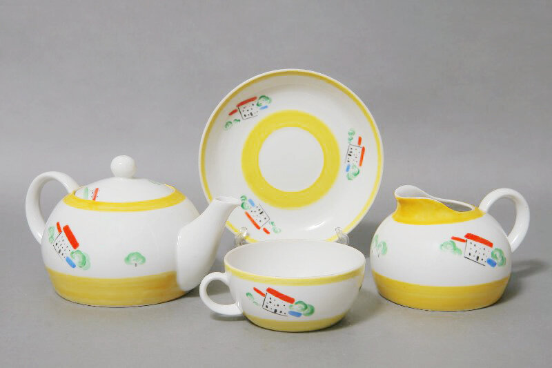 Сервиз «Новые дома», 1961 год. Дулёвский фарфоровый завод. Автор росписи Шепелева-Кожина Маргарита Михайловна 