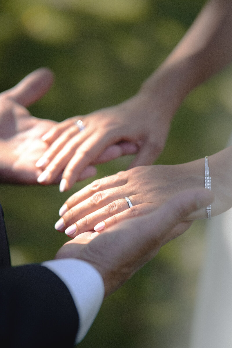 Учитесь говорить друг с другом. 