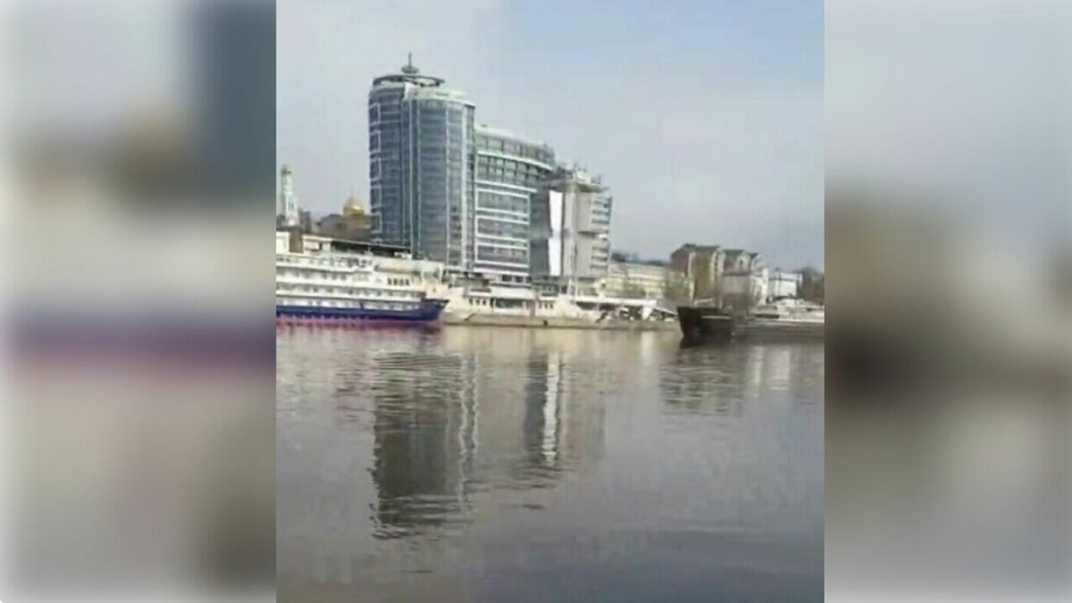     В Ростове-на-Дону на поверхности реки Дон появилась мазутная пленка, сообщили в горожане в соцсетях.