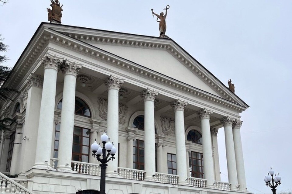     Театры Крыма и Севастополя порадуют зрителей уже полюбившимися постановками, а также громкими премьерами "КП" Архив