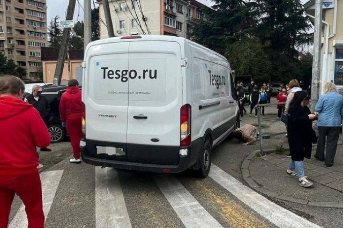    Микроавтобус насмерть сбил женщину в Сочи