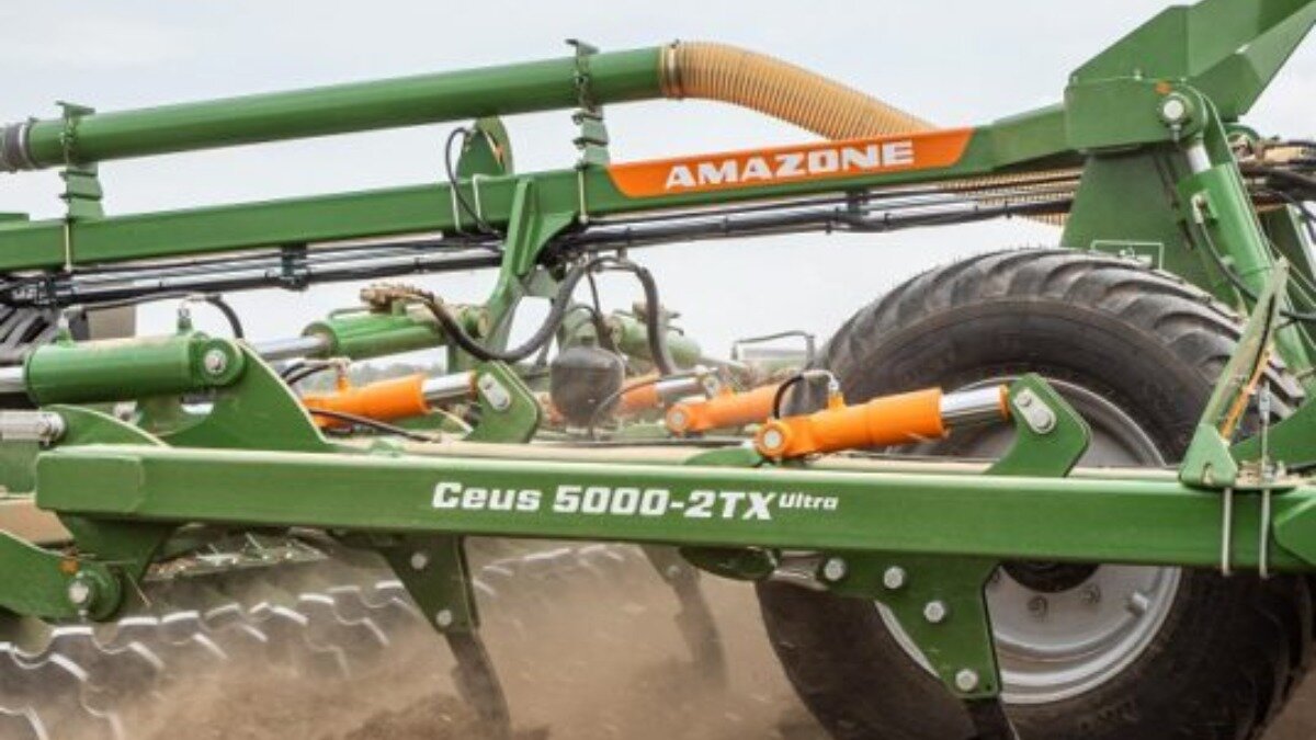 Фото: Портал mechaman.nl Рабочие органы C-Mix Ultra на агрегате Amazone Ceus 5000 2-TX