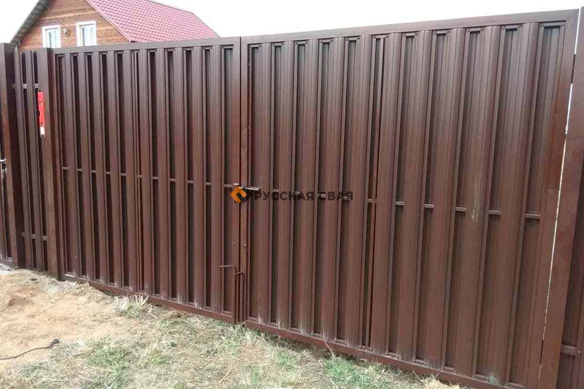 Распашные ворота из евроштакетника