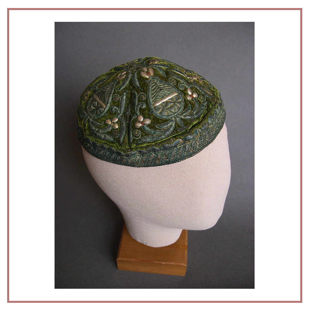 Тубэтей —      мужской нижний головной убор. Касимовские татары. Рязанская губ.,      Касимовский у. Втор. пол XIX в.