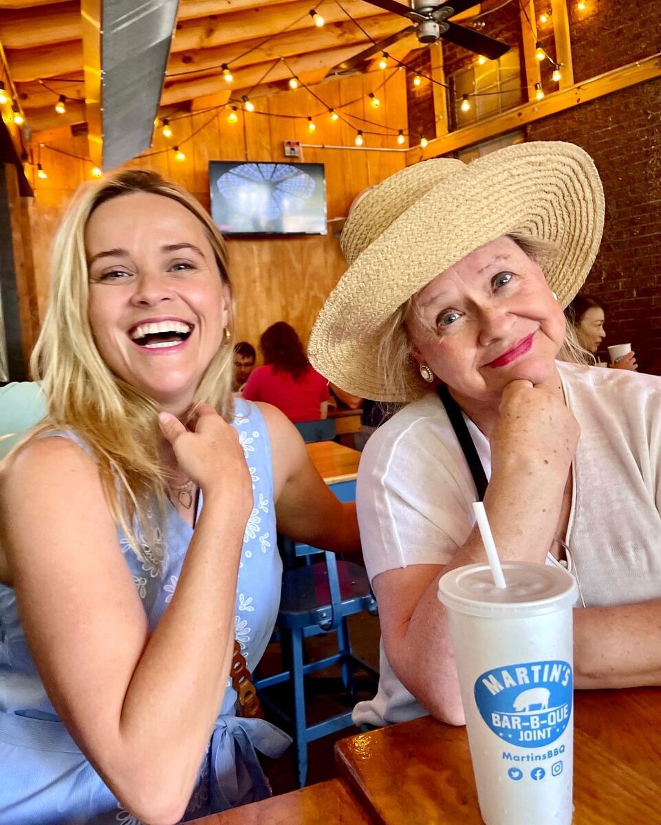 Риз Уизерспун с мамой 