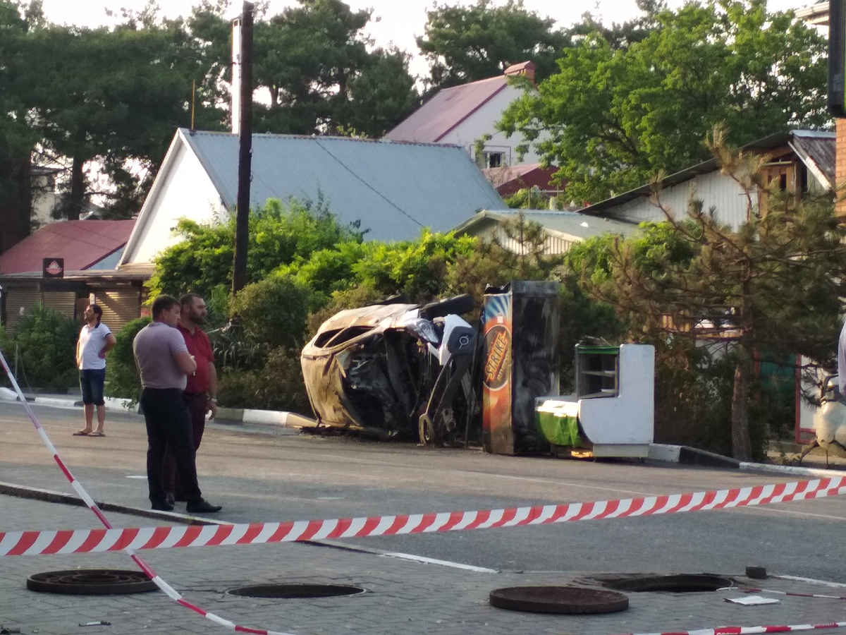 Фото автора, Геленджик гостиница Азария вечер 13.07.21