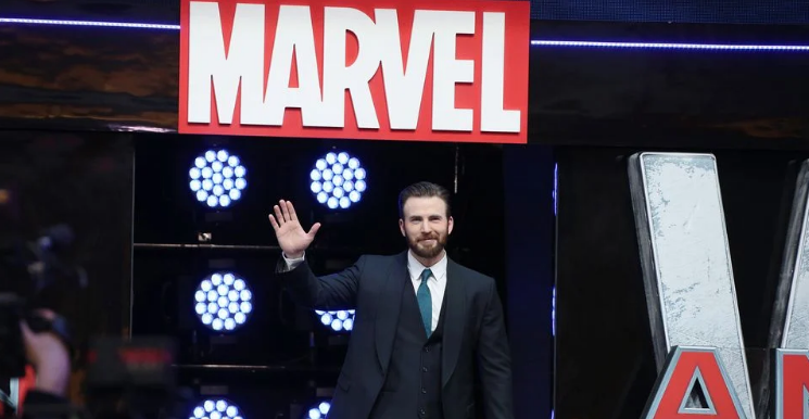 Крис Эванс принимает участие в европейской премьере фильма «Капитан Америка: Гражданская война» в Vue Westfield 26 апреля 2016 года в Лондоне, Англия