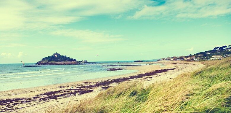 Гора Святого Михаила во время отлива, вид с пляжа Марасион