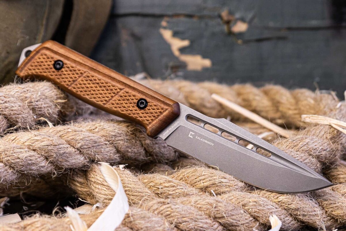 Нож Baikal K340 TW, рукоять орех, Kizlyar Supreme и Kalashnikov