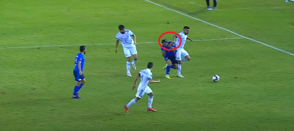 ... Затем другой. Удалили первого, второй отделался лёгким испугом. Карточку не дали.