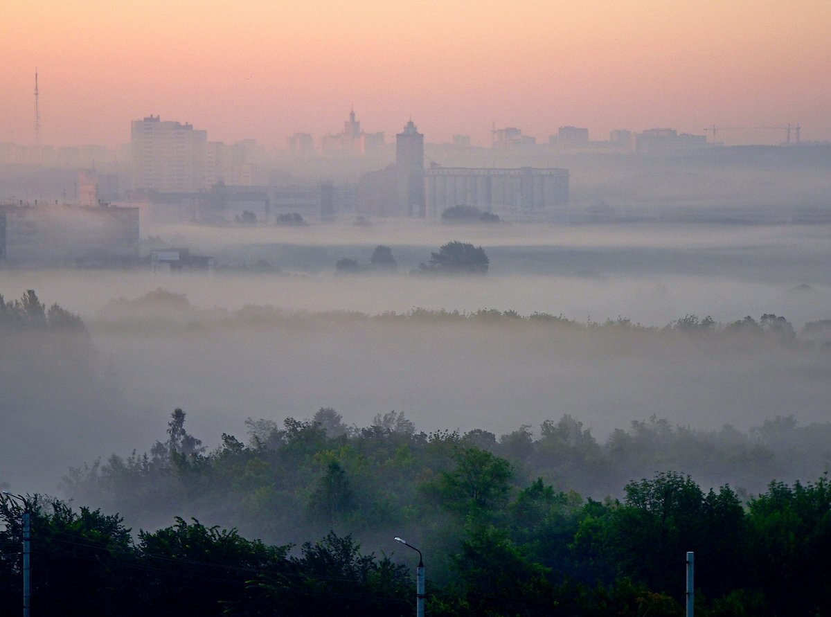 Город в тумане фото