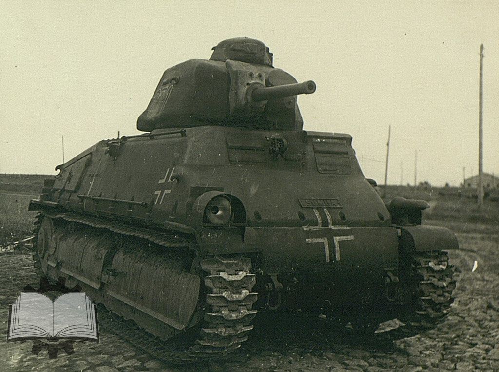 Pz.Kpfw.35 S (f) с башенным номером 271 на НИБТ Полигоне, 1942 год.