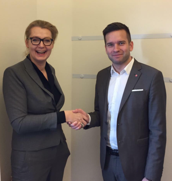 министр слева