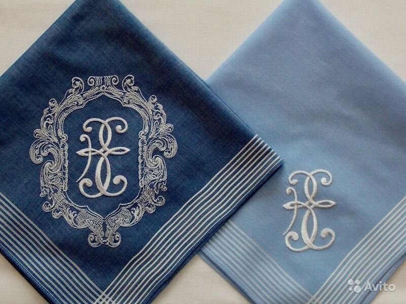 Платки с вензелем. Источник - Яндекс. Картинки
