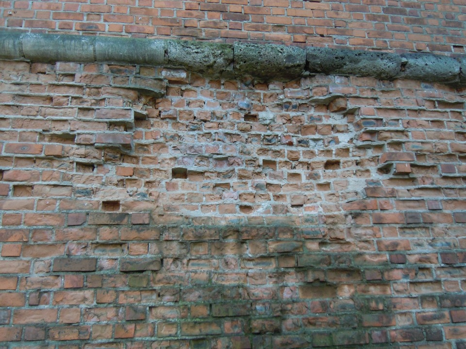  23 октября 2011 г. Здесь внимание будет больше направлено на состояние кладки кремля.-7