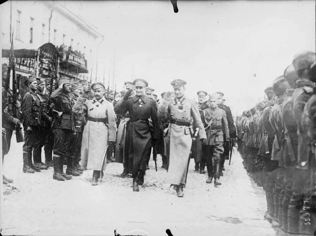 Адмирал Колчак в Сибири 1919 год.