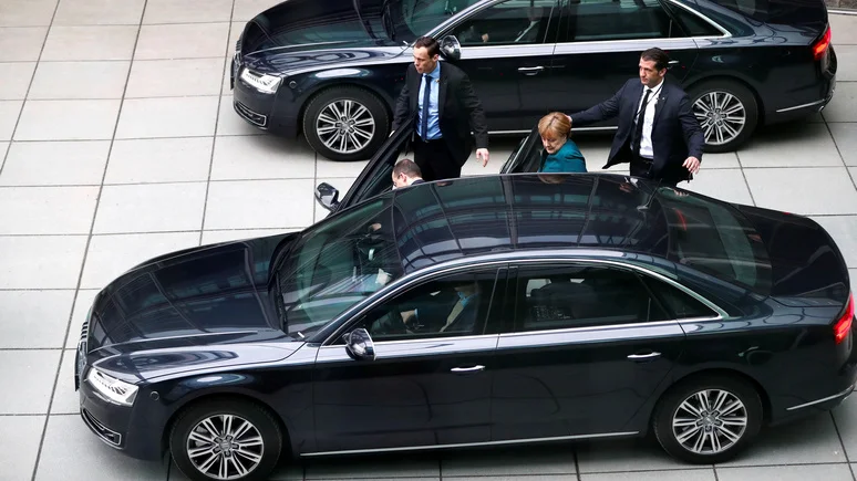 Audi A8L 