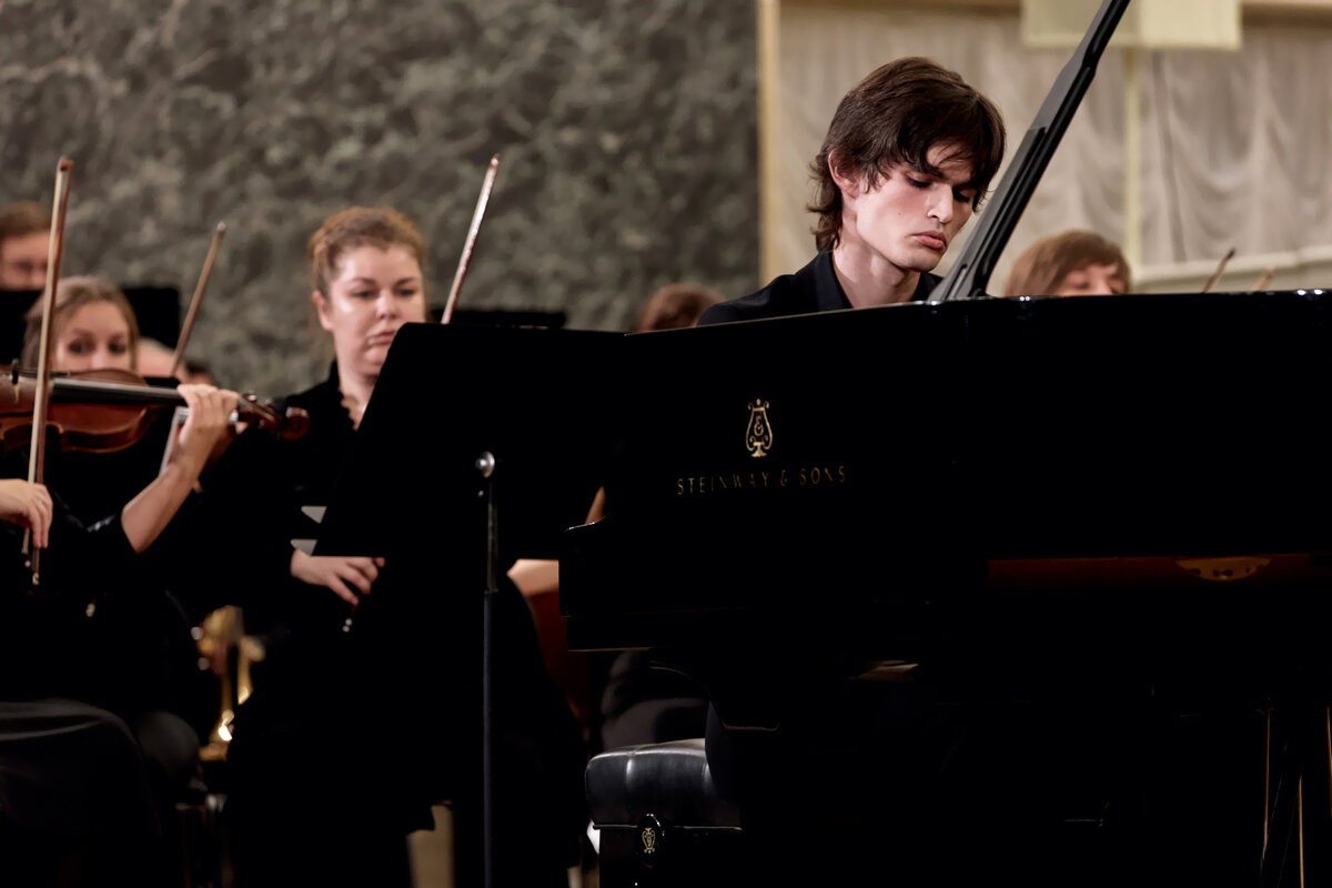 Илья Папоян