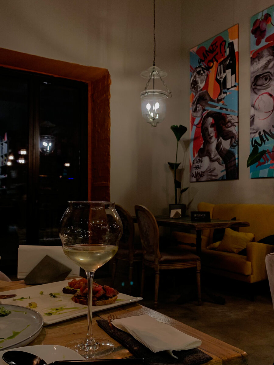 Винное место Eclictic (Тюмень, ТД «Пассаж», ул. Советская, 54)