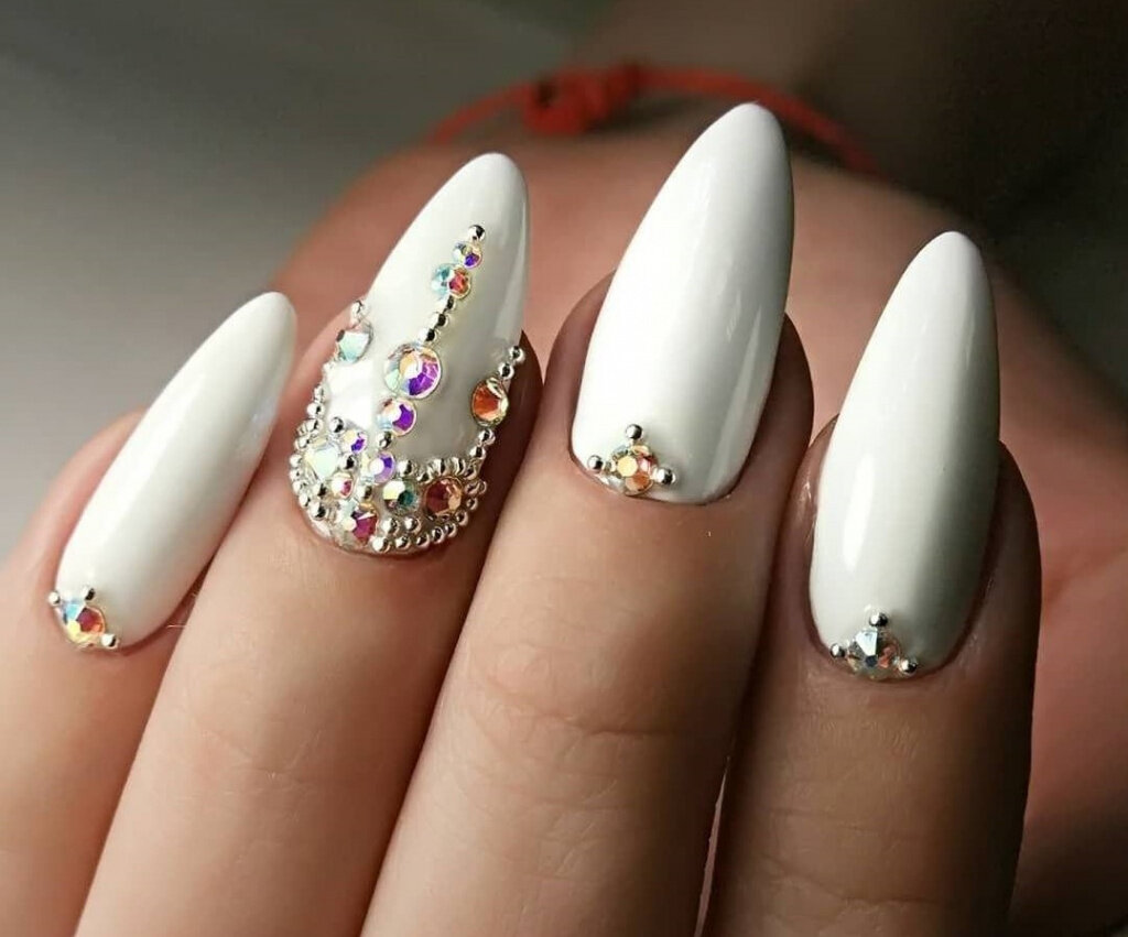 Красивые ногти со стразами - 20Nails