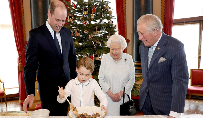 Королева Елизавета с сыном, внуком и правнуком, скриншот с сайта https://extra.ie/2019/12/22/entertainment/celebrity/prince-george-queen-elizabeth-photos 