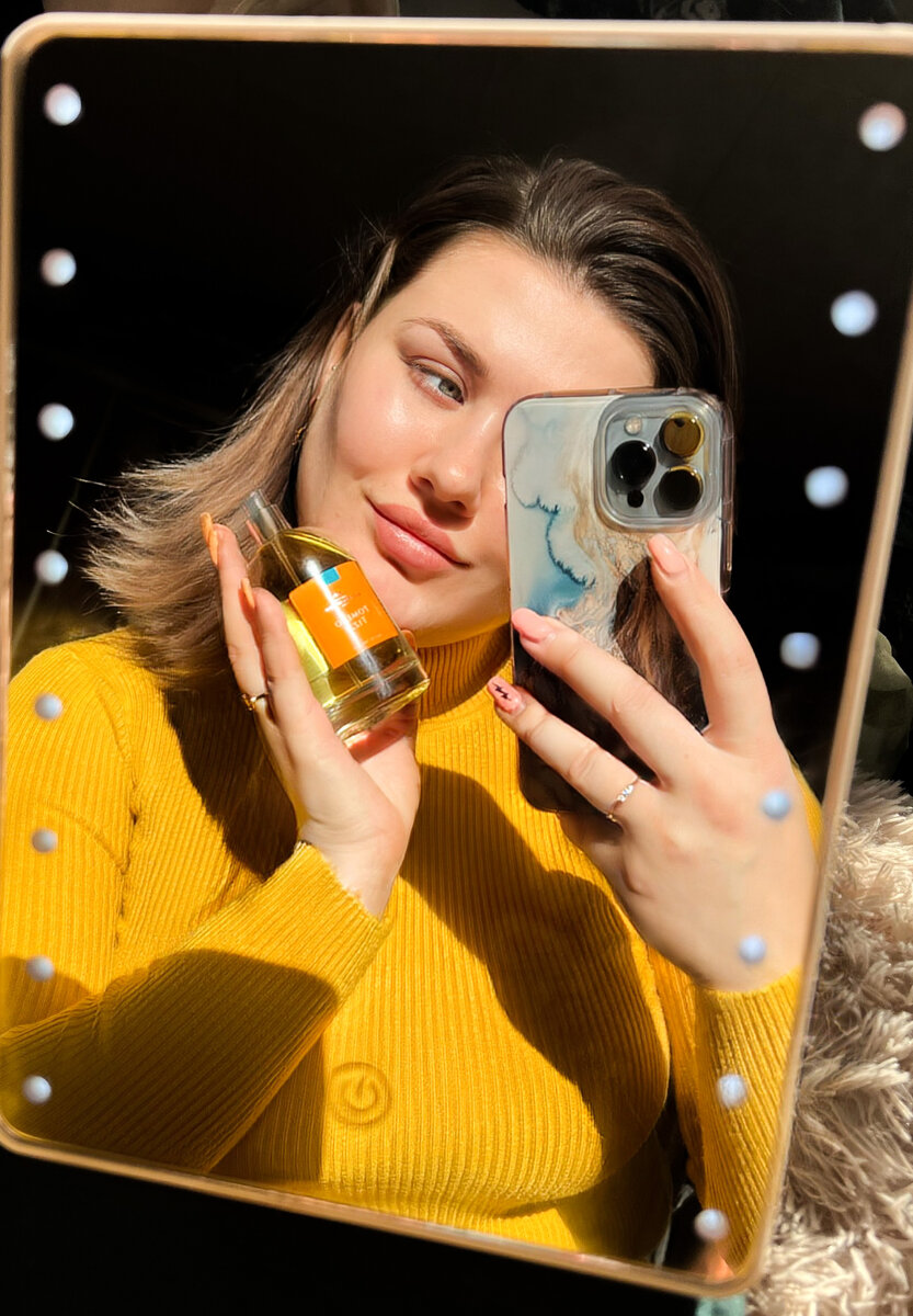 А значит наступает яркая и тёплая весна, я вдохновилась не только погодой, но теперь достаю из своей коллекции аромат от бренда Comptoir Sud Pacifique, а именно
⠀ ⠀ ⠀ ⠀ ⠀ аромат 🍈POMELO FIZZ 🍈