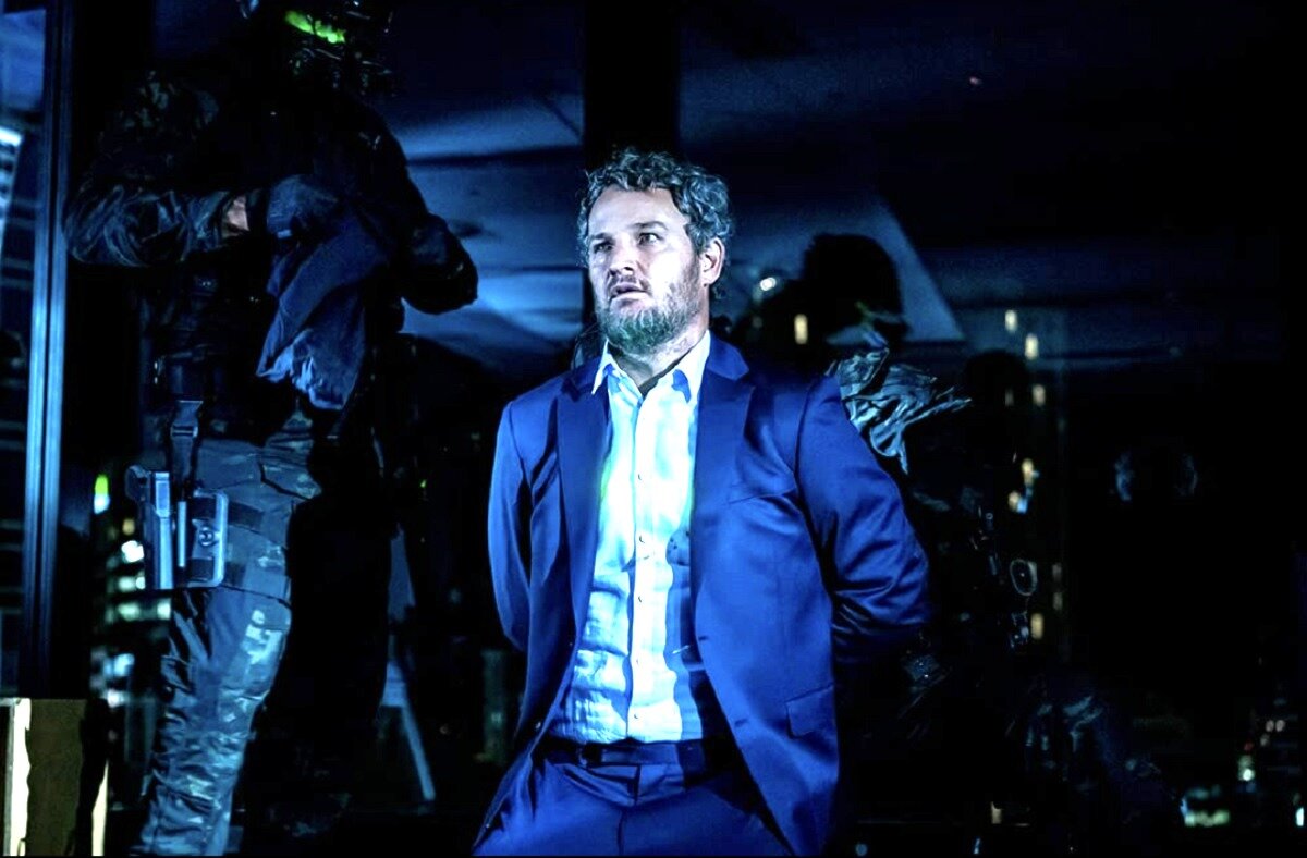 Джейсон Кларк в роли терминатора...  "Шо, опять?!"