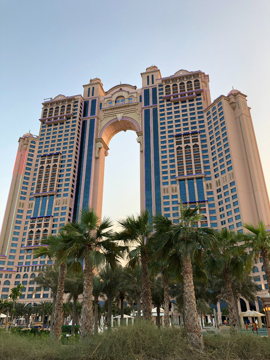  В этом году открылся новый  отель в  Абу - Даби.  Отели в  Абу- Даби появляются не так часто, как в Дубае.