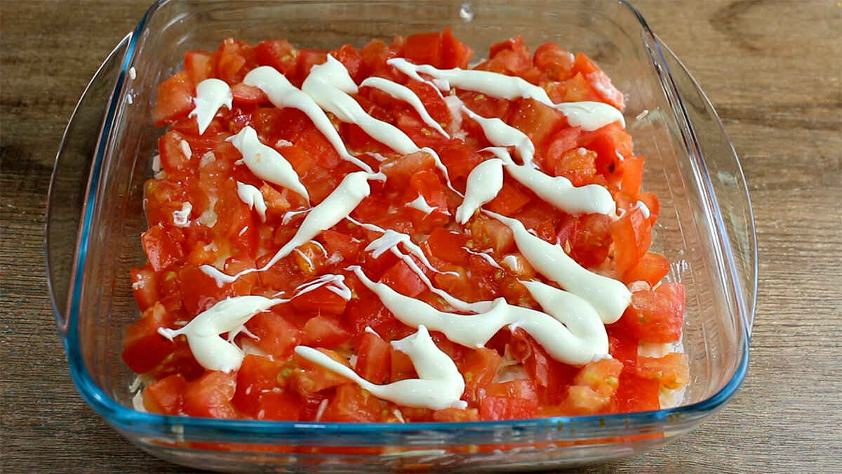 Я сегодня к вам с вкусным и необычным рецептом салата с сухариками. Готовлю и на праздники и даже просто к обеду, поскольку готовится он очень просто.-6