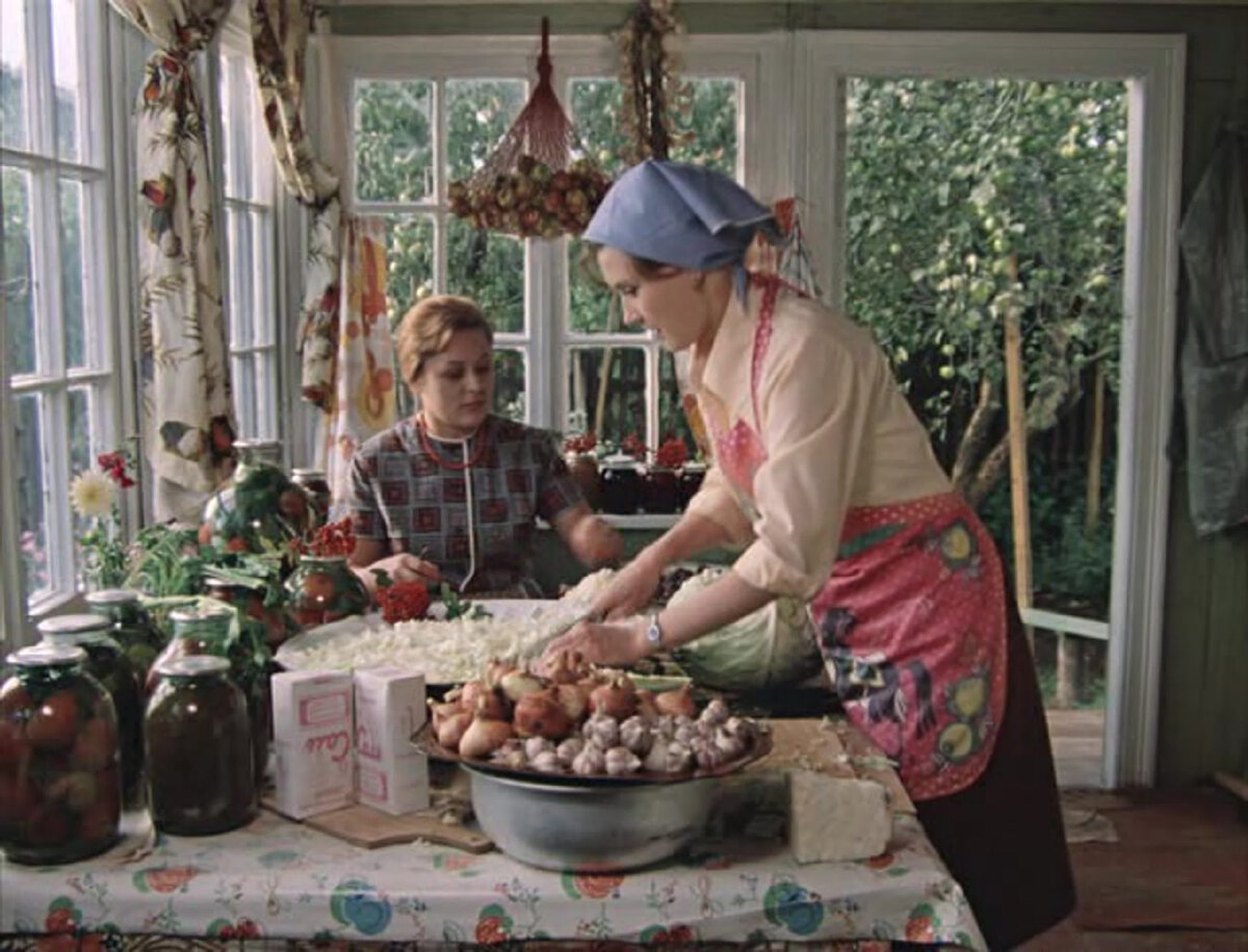 Заготовки, кадр из "Москва слезам не верит"