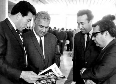 Вели Ахундов (второй слева направо) - первый секретарь ЦК компартии Азербайджана с 1959 по 1969 год. Фото из открытых источников "Яндекс.Картинки".