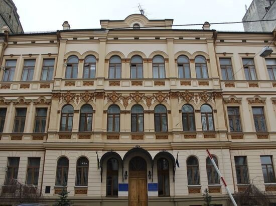     фото: здание минкульта Украины. источник: википедия
