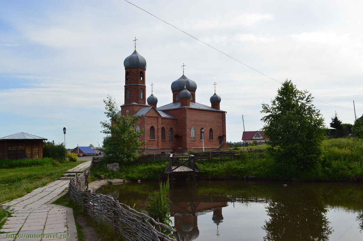 Храм в Сростках Алтайский