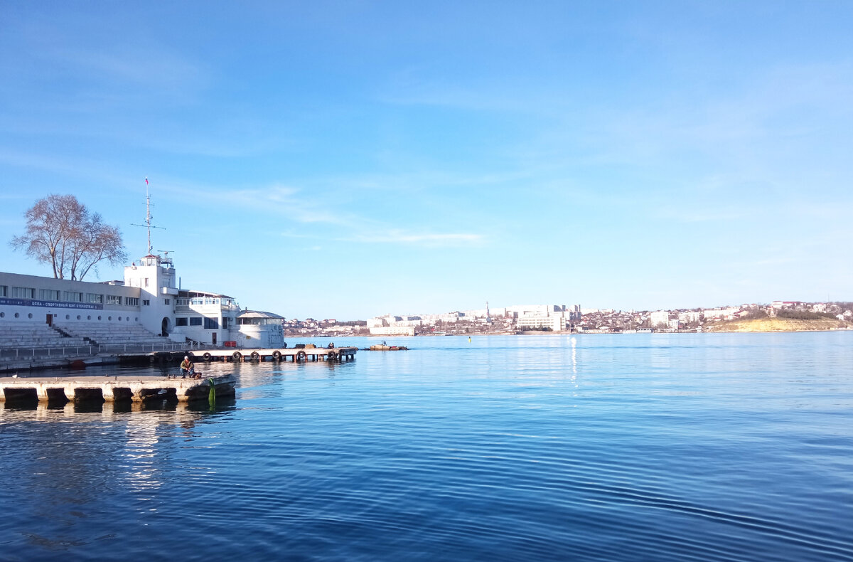 Рыбаки. Редкие, но для 2 января очень обнадеживающе