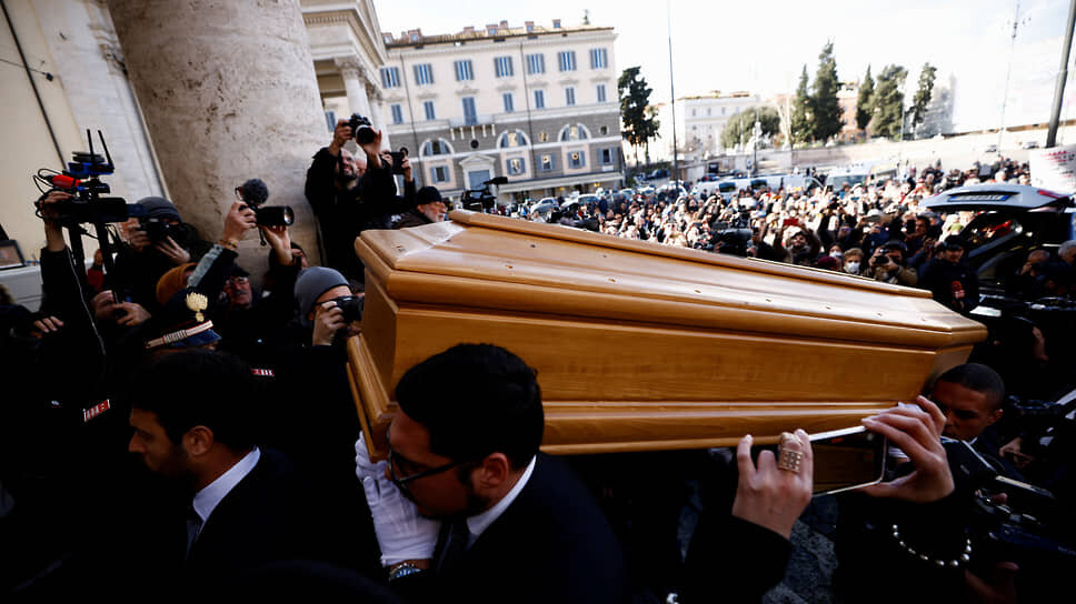     Фото: Guglielmo Mangiapane / Reuters