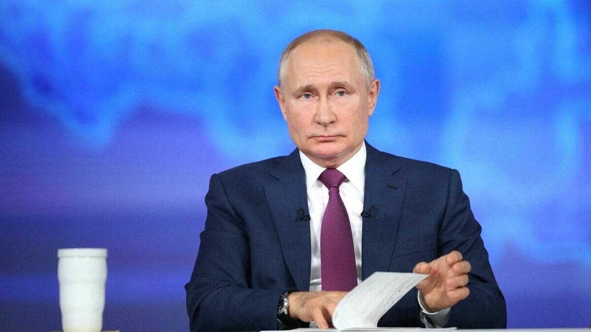     В них также включена защита «института брака как союза мужчины и женщины», поддержка, формирование госзаказа на произведения литературы и искусства и другие аспекты.