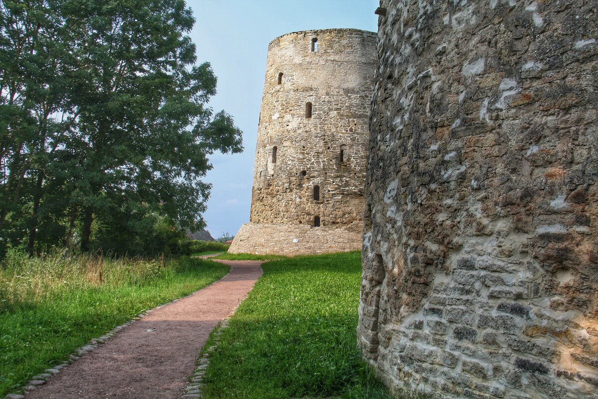 Старый изборск фото