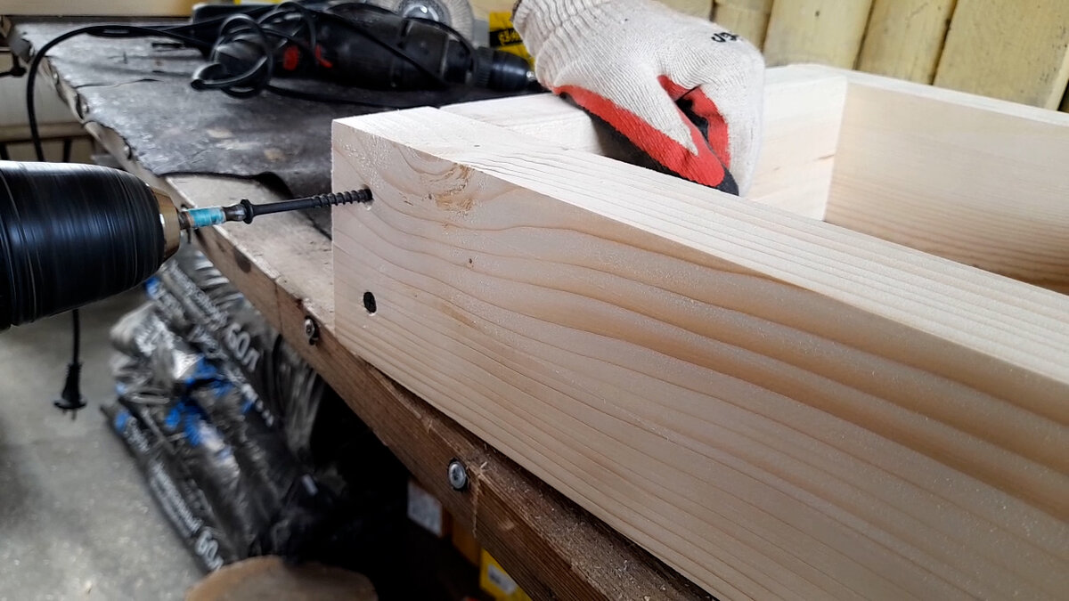 Я делаю ящик для молодило