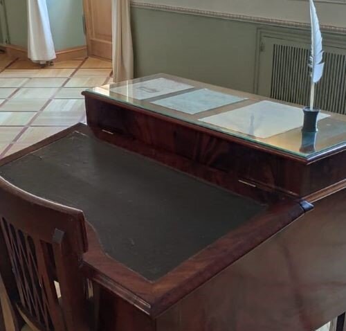 Стол в Царскосельском лицее