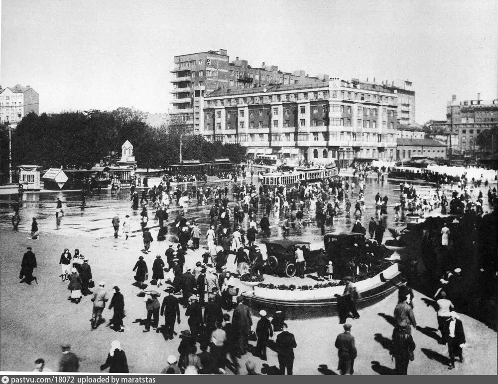 Площадь курского. Курский вокзал 1930. Площадь Курского вокзала Москва. Площадь Курского вокзала, 1960-е. Старый Курский вокзал.