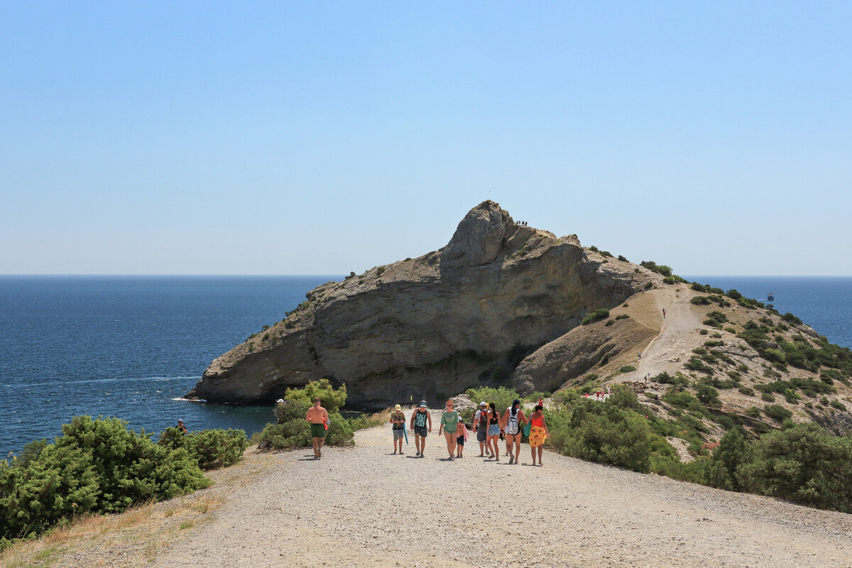 Туристы на мысе Капчик // Туристический портал Республики Крым, Ирина Ульева