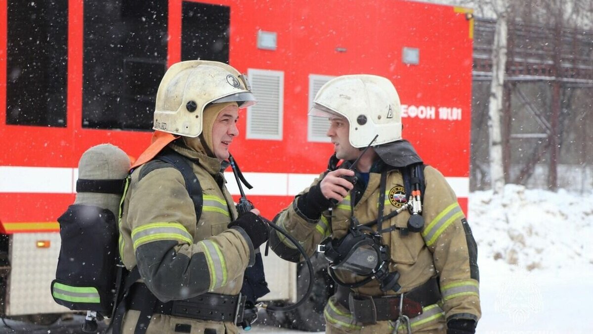     За минувшие сутки, с 10 на 11 марта пожарно-спасательные подразделения Удмуртии 4 раза выезжали на пожары. Два человека пострадали от огня в Ижевске и в Юкаменском районе республики.