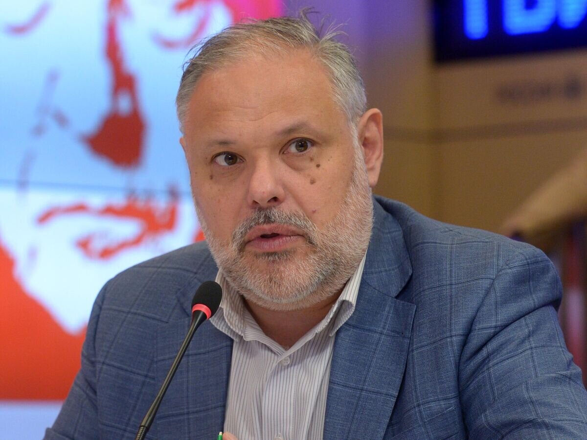    Михаил Хазин© РИА Новости / Владимир Трефилов