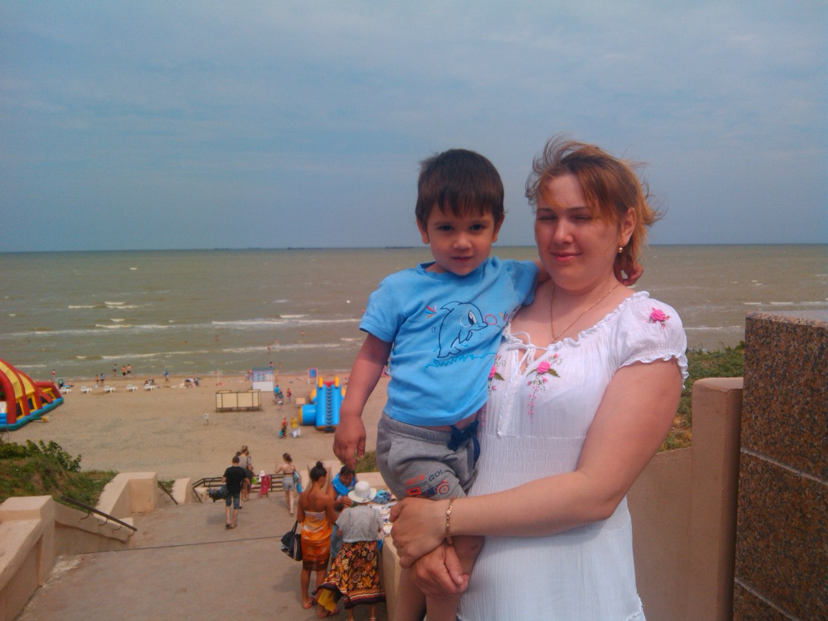 Одна из лестниц на пляж, 2016 год